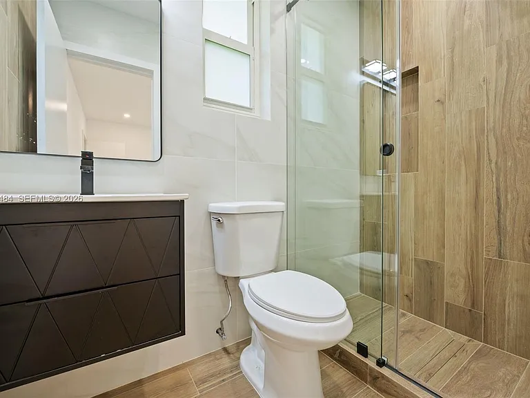 5421 Buchanan St — Photo 30