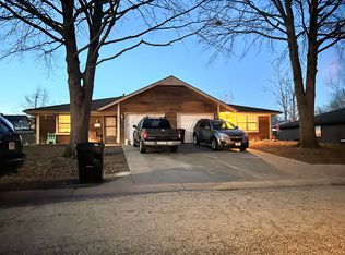 1403 Hawthorn Cir #1403, Pleasant Hill, MO 64080