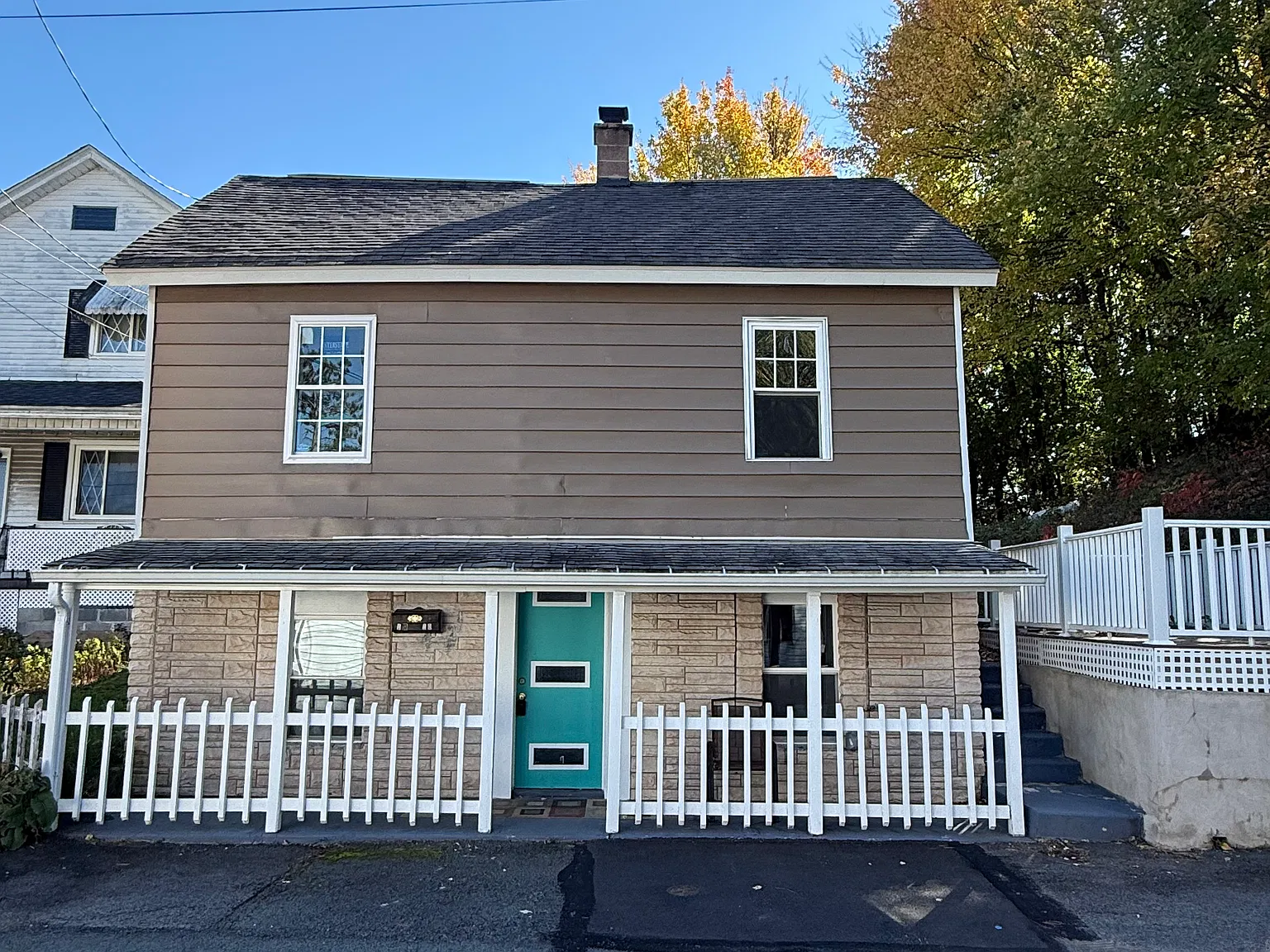 3 bed, 1100 sqft, $1,600 — Photo 2