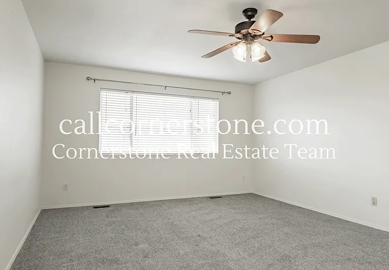 4735 Malcom Ct — Photo 10