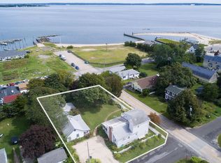 720 2nd St, New Suffolk, NY 11956
