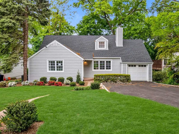 9 Briarcliff Drive, Port Washington, NY 11050