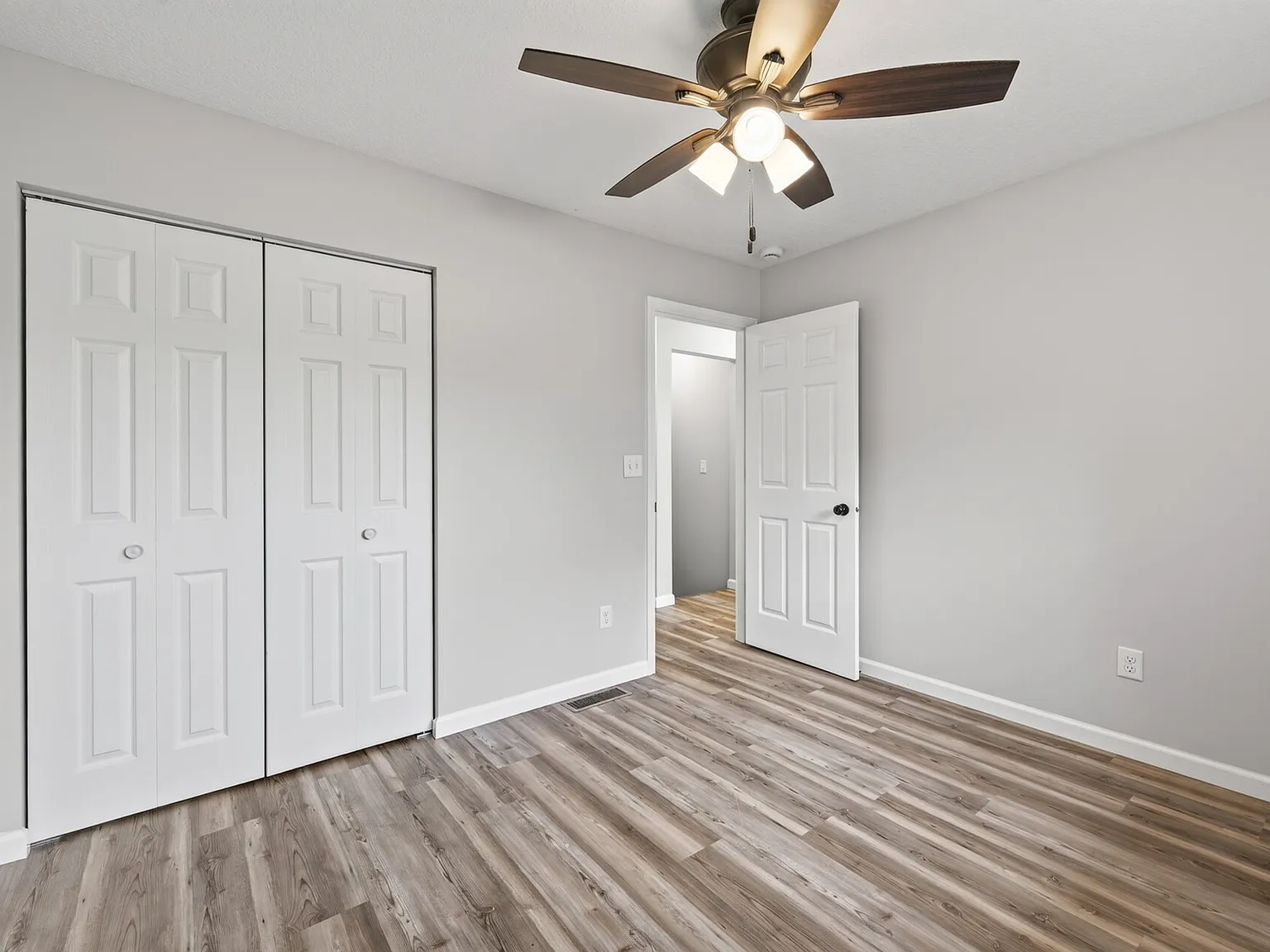 2 bed, 1360 sqft, $1,900 — Photo 4