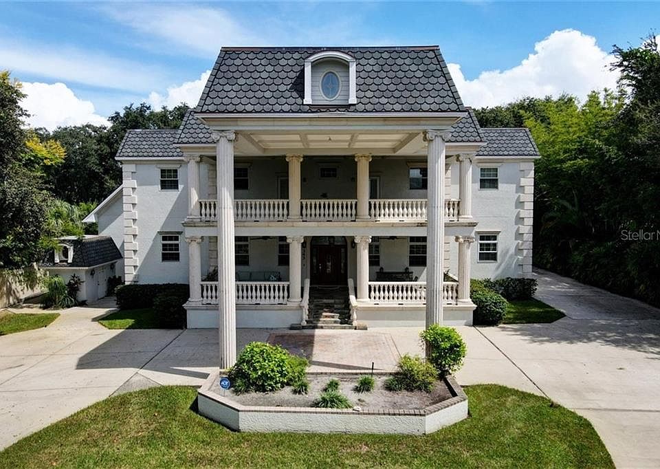 1st image of 343 Bluff View Dr