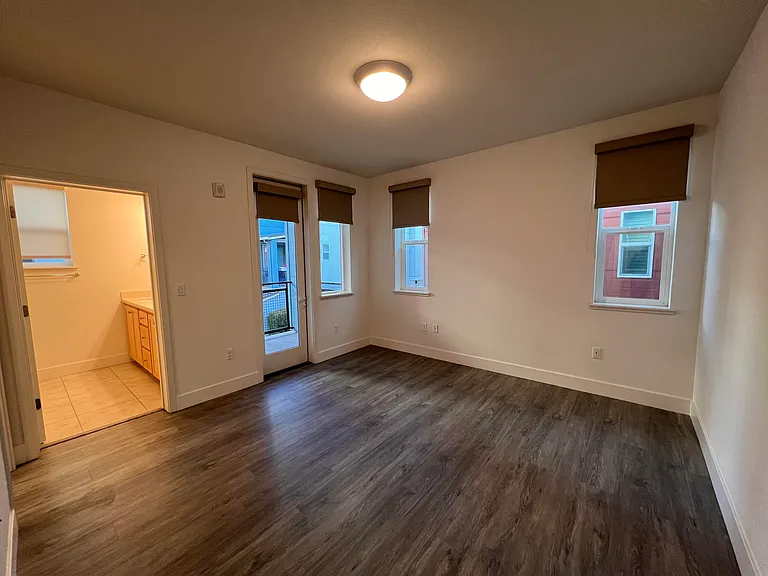 317 Baja Rose St — Photo 5