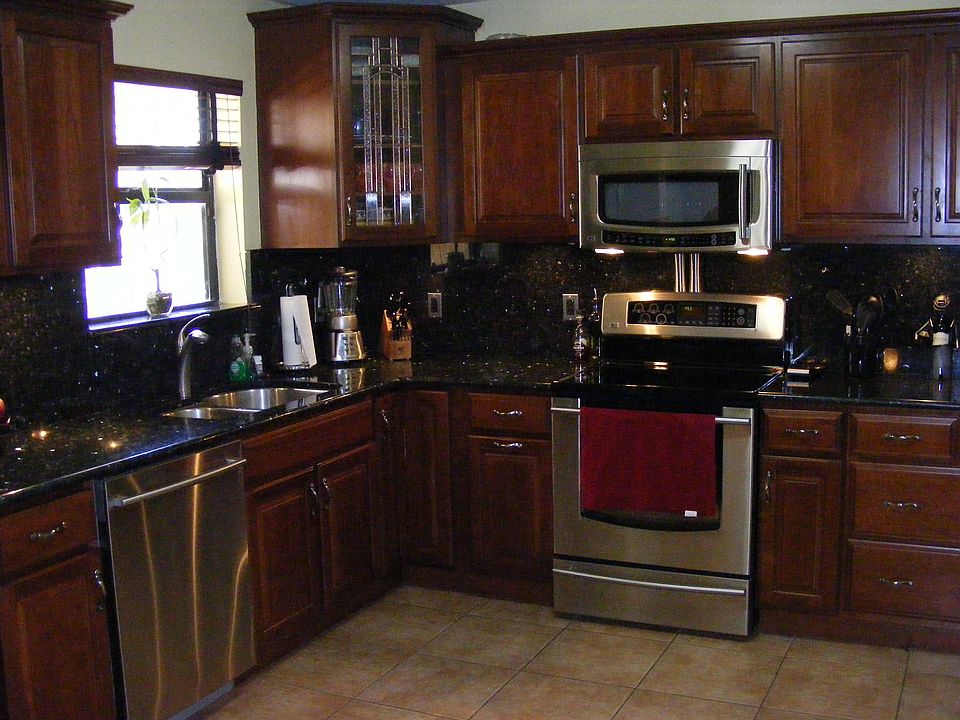 2nd image of 1306 N 31st Rd