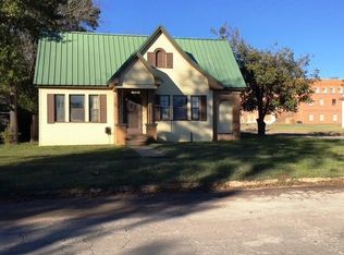 521 Cedar St, Teague, TX 75860