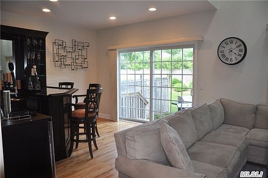 3rd image of 5 Chimay Ct
