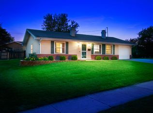 1880 Chippendale Rd, Hoffman Estates, IL 60169