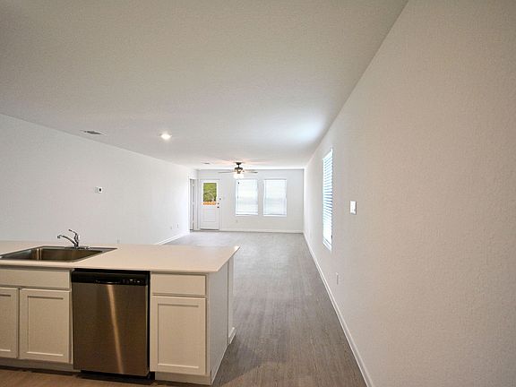 3rd image of 446 Payton Pl