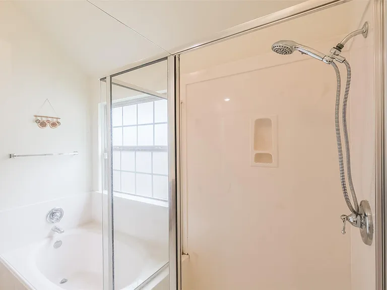 6811 Gonzales Point — Photo 33