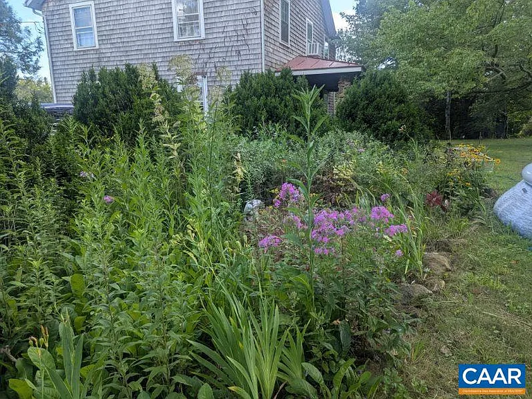 7416 Greenwood Station Rd — Photo 3