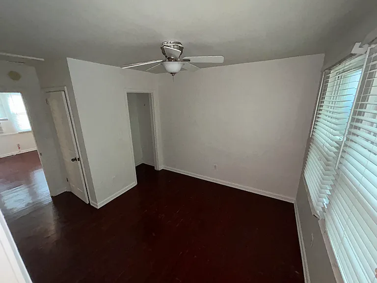 914B Lancaster St — Photo 12