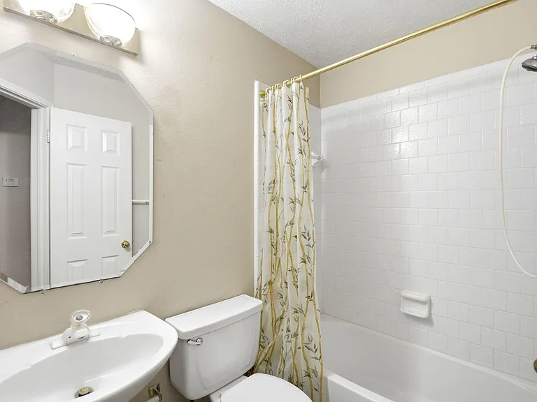 4307 Lakeshore Forest Dr — Photo 27
