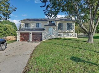 6917 E 143rd Ct, Grandview, MO 64030