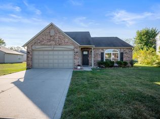 6318 Pickwick Ct, Zionsville, IN 46077
