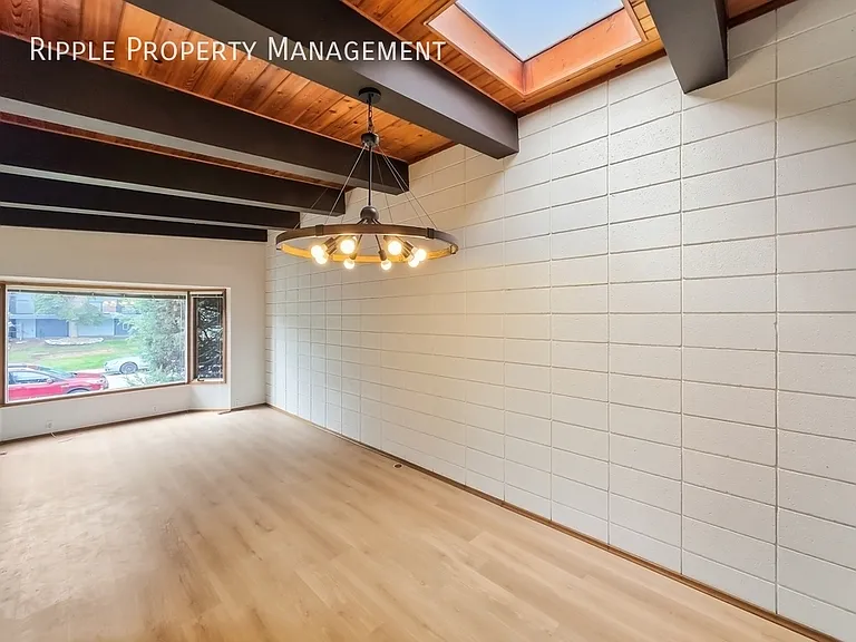 612 56th Ave SW #UPPER — Photo 5