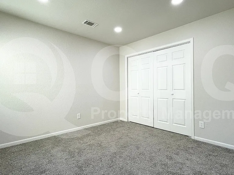 314 Dakota Trl — Photo 10