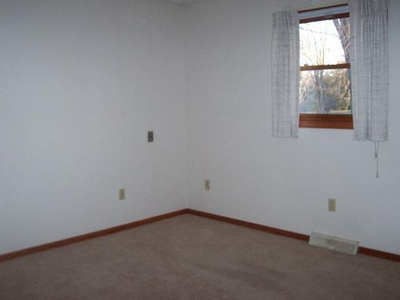 4th image of 672 Carpico Dr