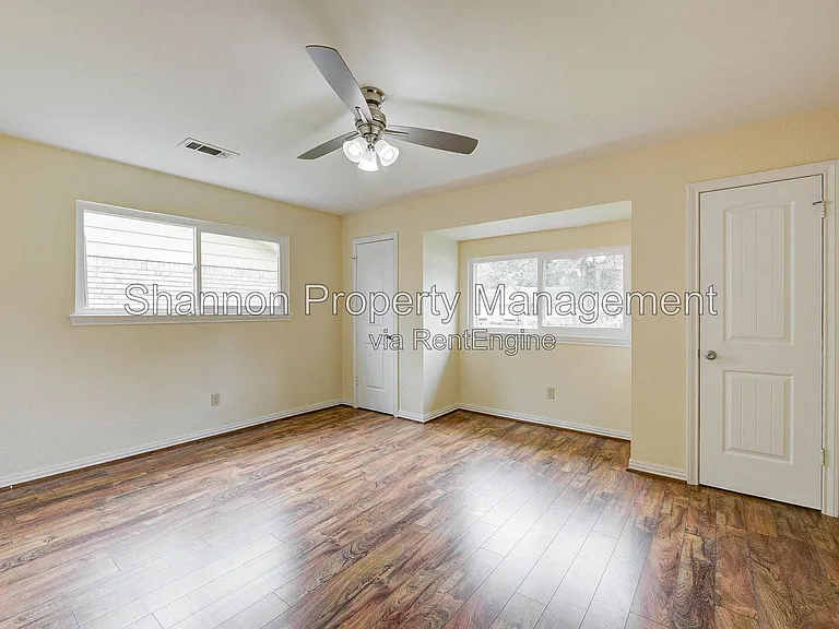 5403 Clift Haven Dr — Photo 15