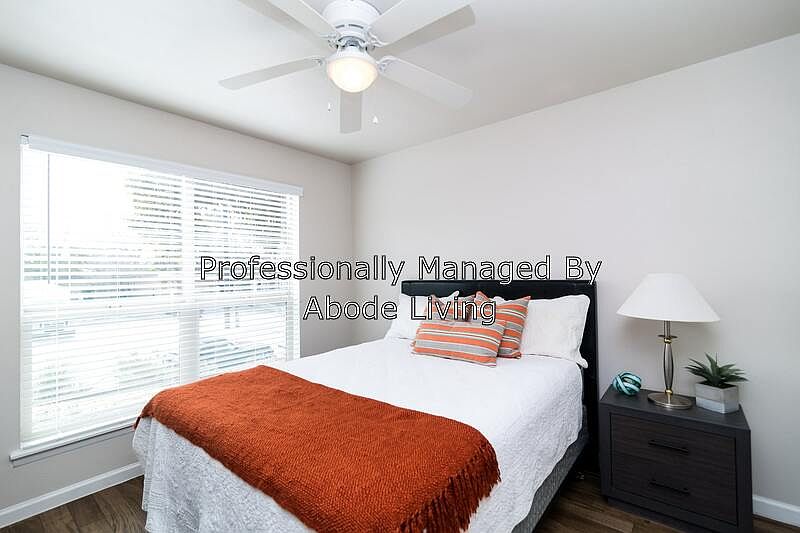 1st image of 819 E Grayson St APT 108