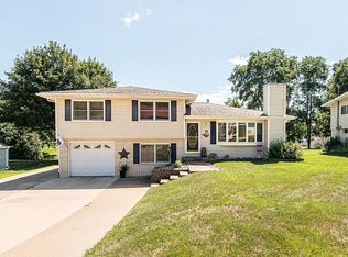 10288 Boleyn Rd, Dubuque, IA 52001