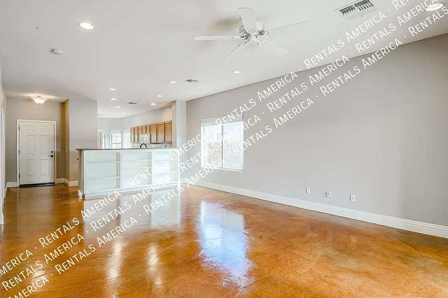 Incredibly Charming Home in Carefree Crossing — Photo 4