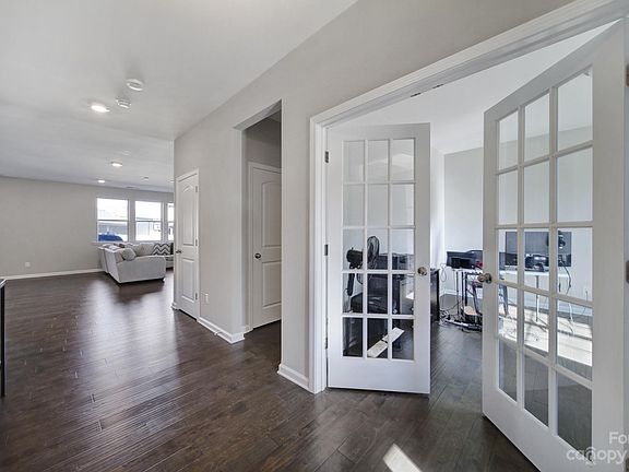 4th image of 5522 Muckross Ln
