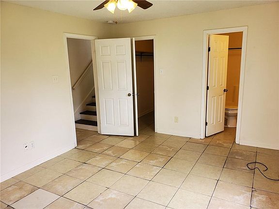 5th image of 2618 Gordon St