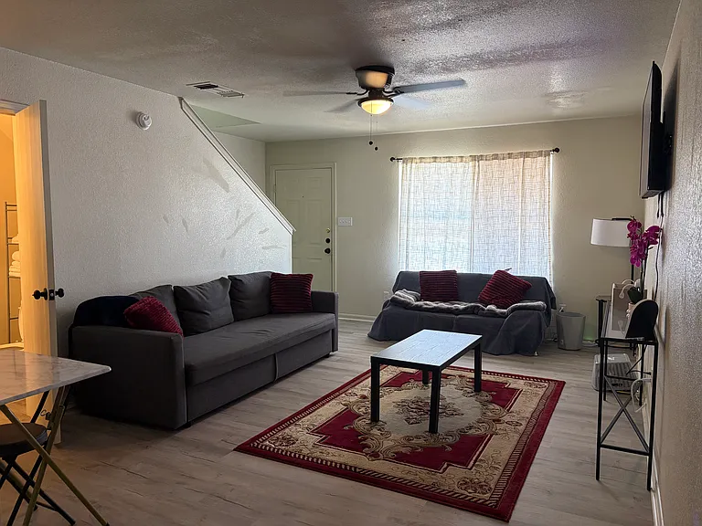 2812 Cantabrian Dr #B — Photo 12