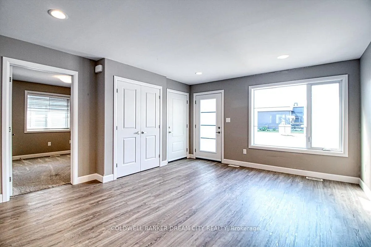 3 bed, $2,499 — Photo 4