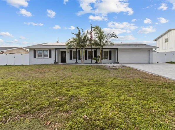 8334 139th Ln, Seminole, FL 33776