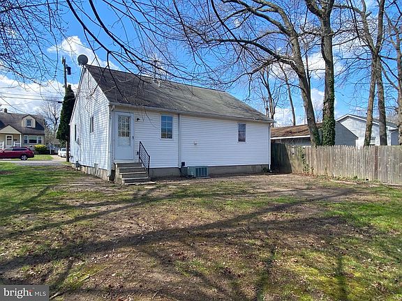 4th image of 114 Highland Ave