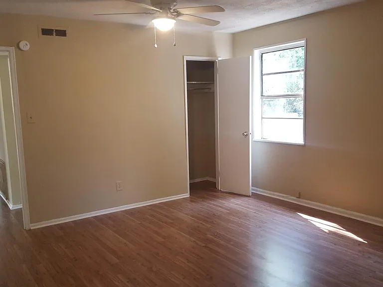 723 Sommer St NE — Photo 10