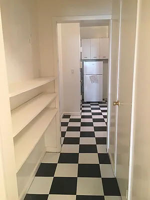 Rented by Warren T Real Estate Corp. | media 22