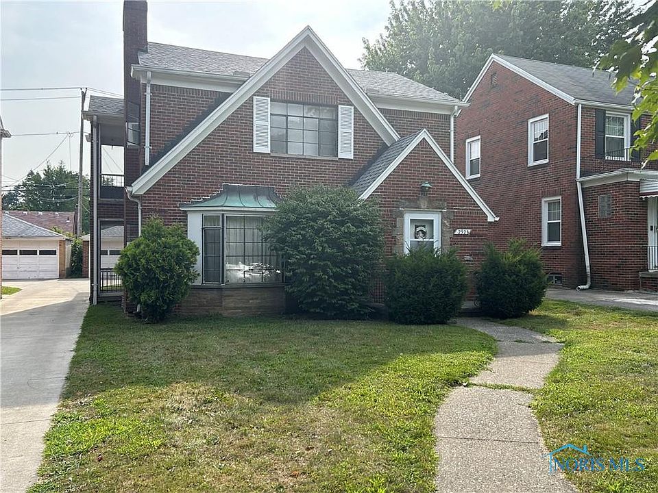 1st image of 2928 Algonquin Pkwy
