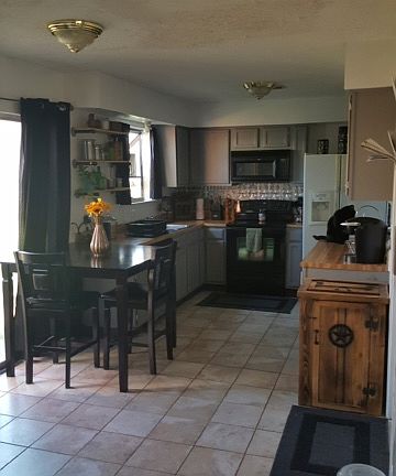 Eat in Kitchen. New Tile