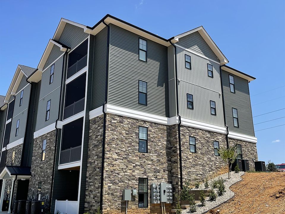 1st image of 456 English Commons Dr #208