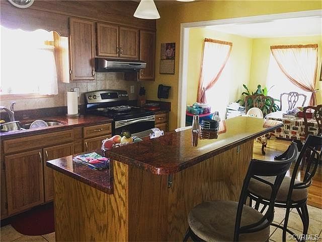 2nd image of 1717 Hungary Rd