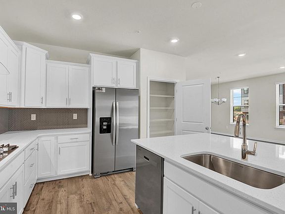 7th image of this home