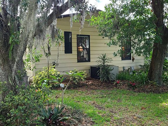 5th image of 10112 Shadow Oak Cres