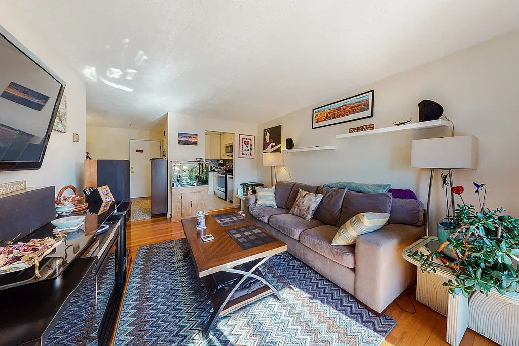 2 bed, 937 sqft, $3,200 — Photo 1