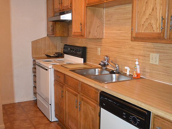 3rd image of 2416 Windy Pine Ln