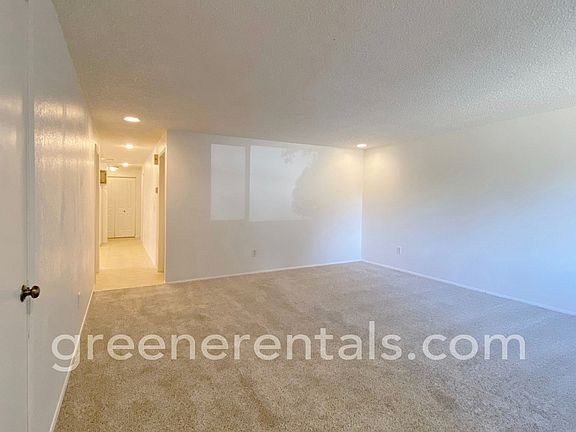 5th image of 2412 Prospect Ave NE