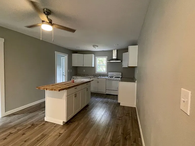 2749 W Washita St — Photo 5