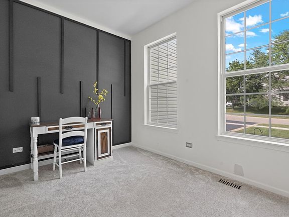 5th image of 891 Breeze Dr