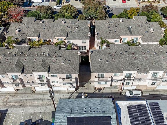 4th image of 1519-1553 Hornblend St #1549