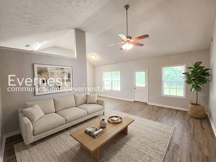 319 Bridgeport Ln — Photo 3