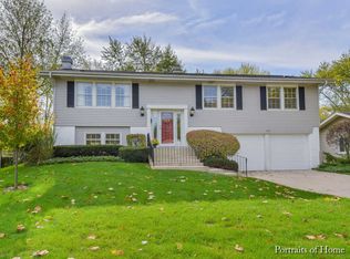 21W585 Huntington Rd, Glen Ellyn, IL 60137