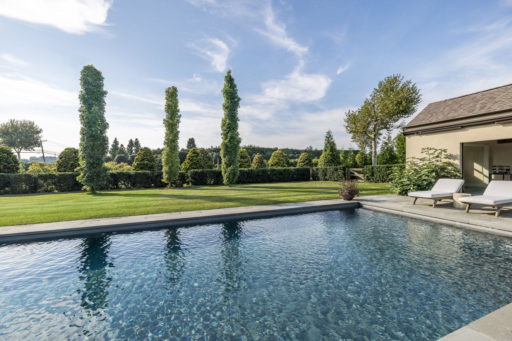  Heated gunite pool